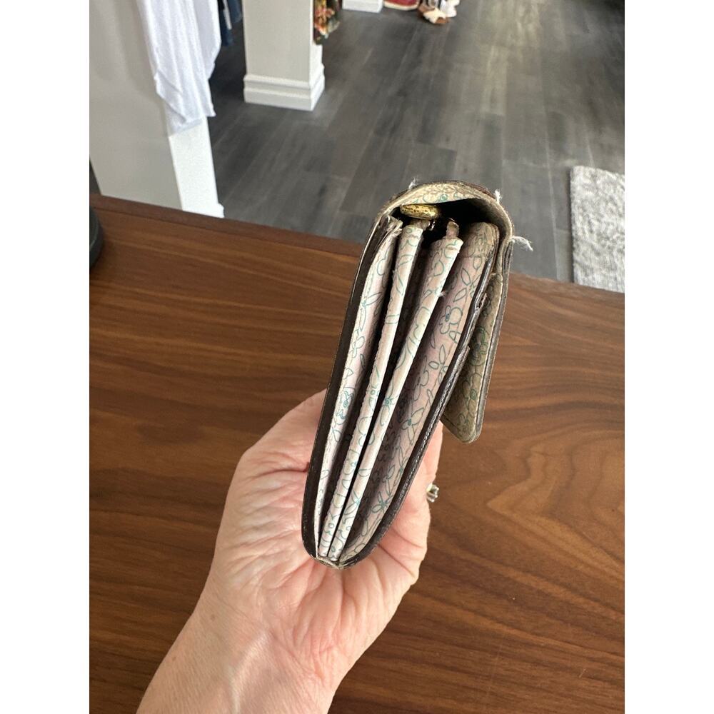 Louis Vuitton Sarah Monogram Fleuri Wallet - Picture 4 of 13